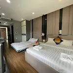 River View Apartment Near Ben Thanh Free Netflix Gym High Floor