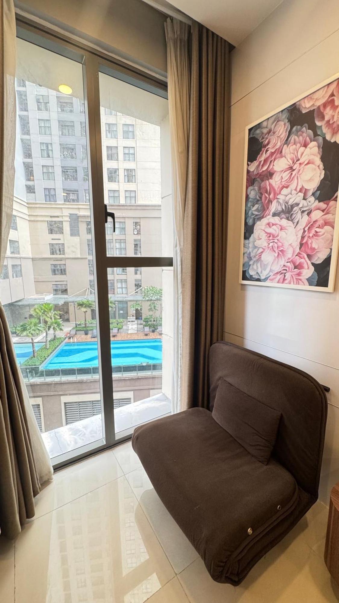 River View Near Ben Thanh Free Netflix Gym High Floor *